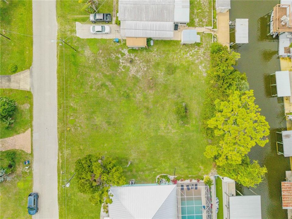 待售: $350,000 (0.31 acres)