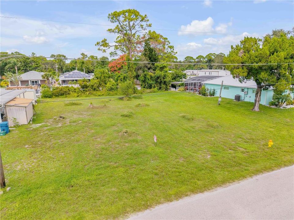 待售: $350,000 (0.31 acres)