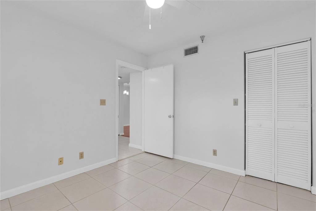 待售: $399,000 (2 贝兹, 2 浴室, 1075 平方英尺)