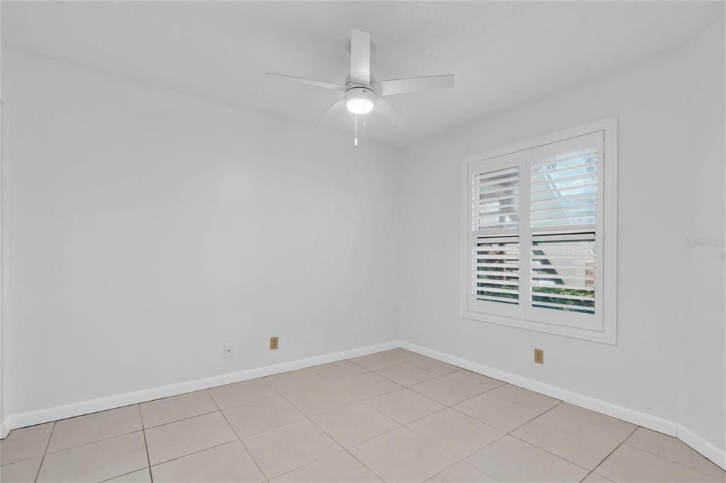 待售: $399,000 (2 贝兹, 2 浴室, 1075 平方英尺)