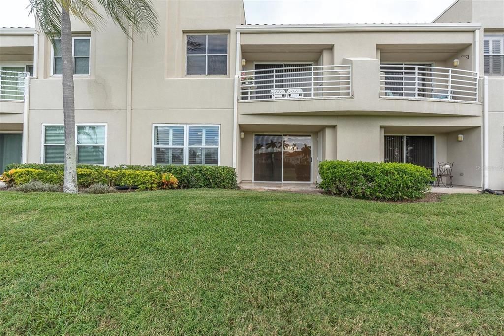 待售: $399,000 (2 贝兹, 2 浴室, 1075 平方英尺)