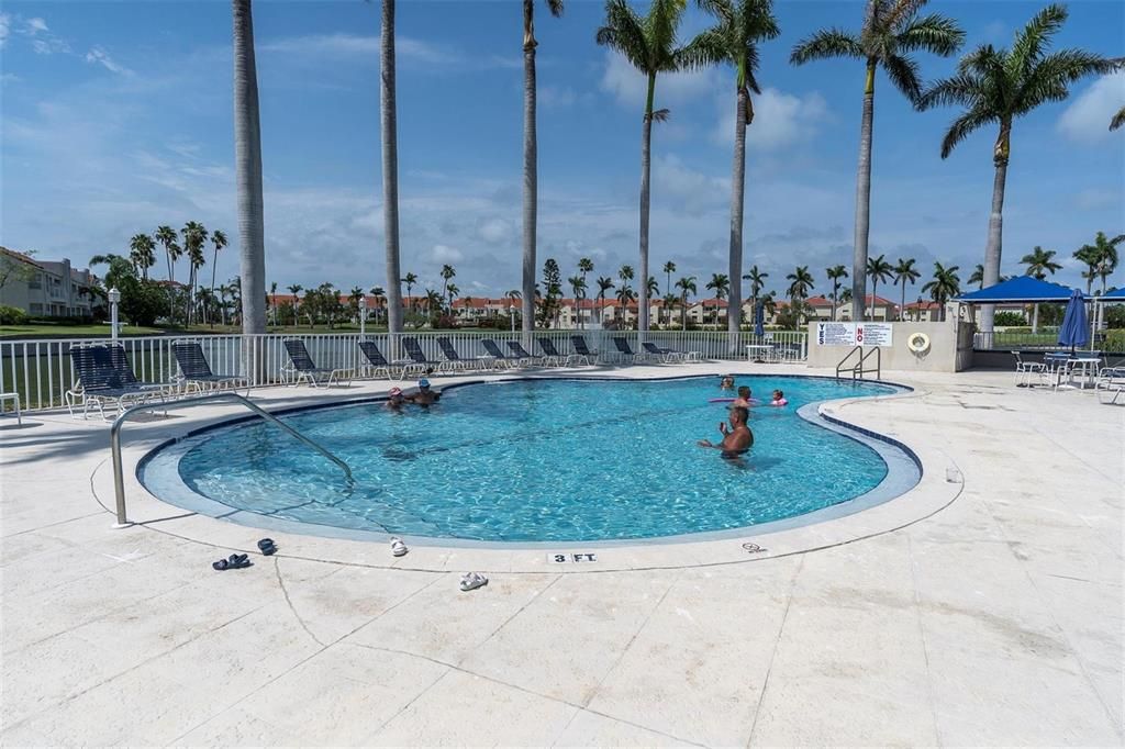 待售: $399,000 (2 贝兹, 2 浴室, 1075 平方英尺)