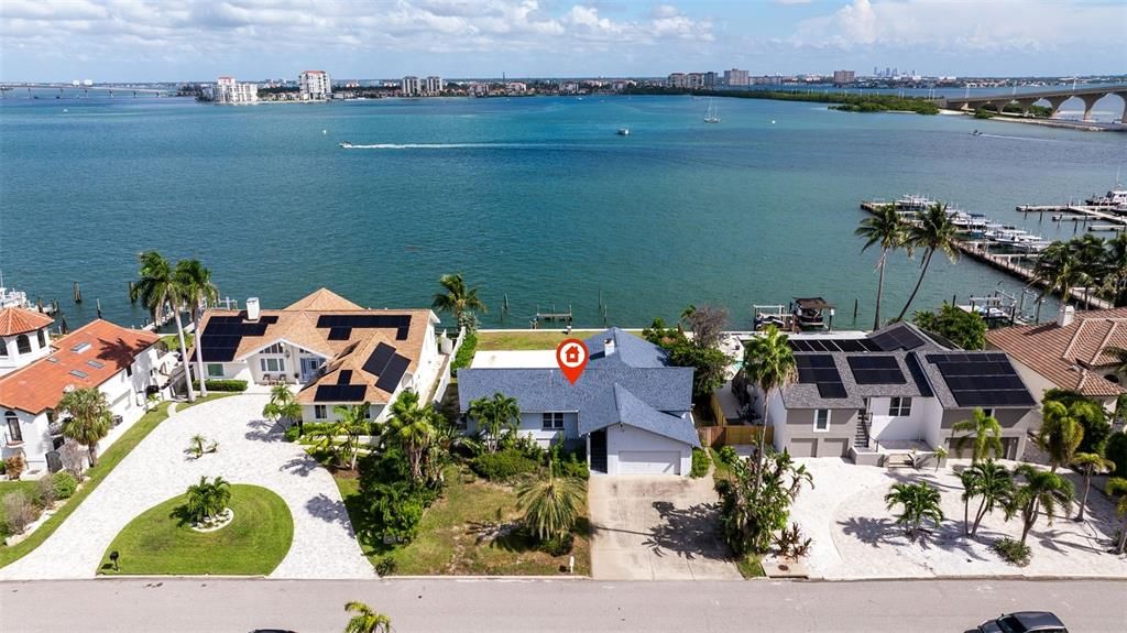 En Venta: $2,295,000 (2 camas, 2 baños, 2400 Pies cuadrados)