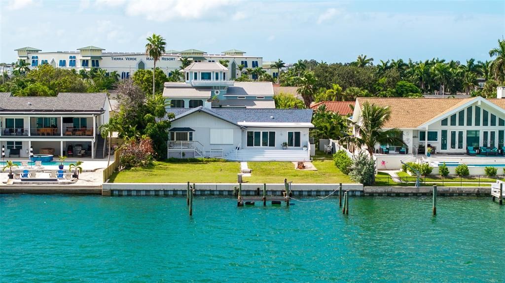 En Venta: $2,295,000 (2 camas, 2 baños, 2400 Pies cuadrados)