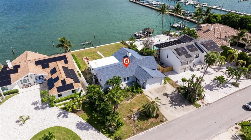 En Venta: $2,295,000 (2 camas, 2 baños, 2400 Pies cuadrados)