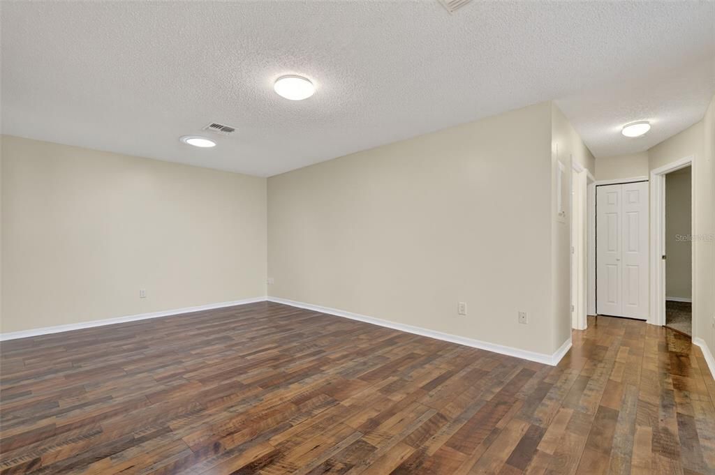 For Sale: $219,900 (2 beds, 2 baths, 1157 Square Feet)