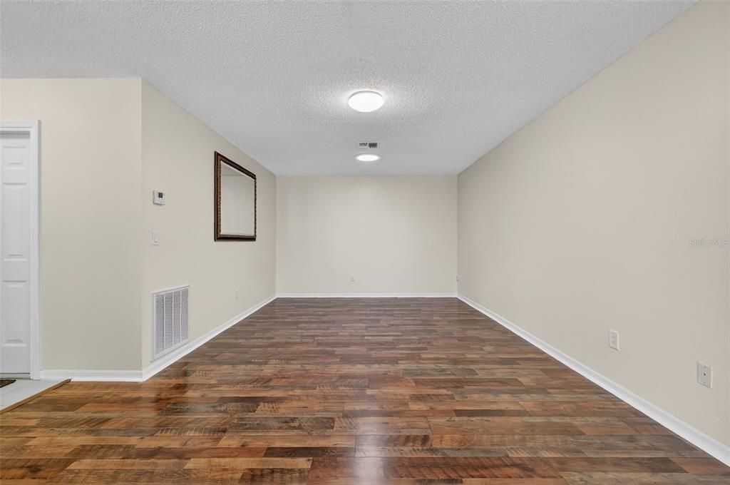 For Sale: $219,900 (2 beds, 2 baths, 1157 Square Feet)