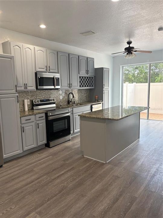 For Rent: $2,200 (4 beds, 3 baths, 1606 Square Feet)