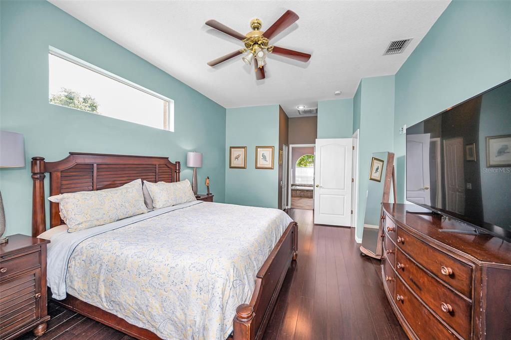 Activo con contrato: $785,000 (5 camas, 3 baños, 2986 Pies cuadrados)