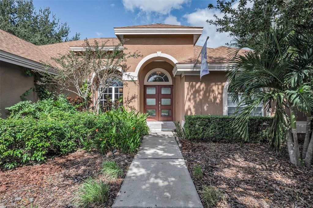 Activo con contrato: $785,000 (5 camas, 3 baños, 2986 Pies cuadrados)