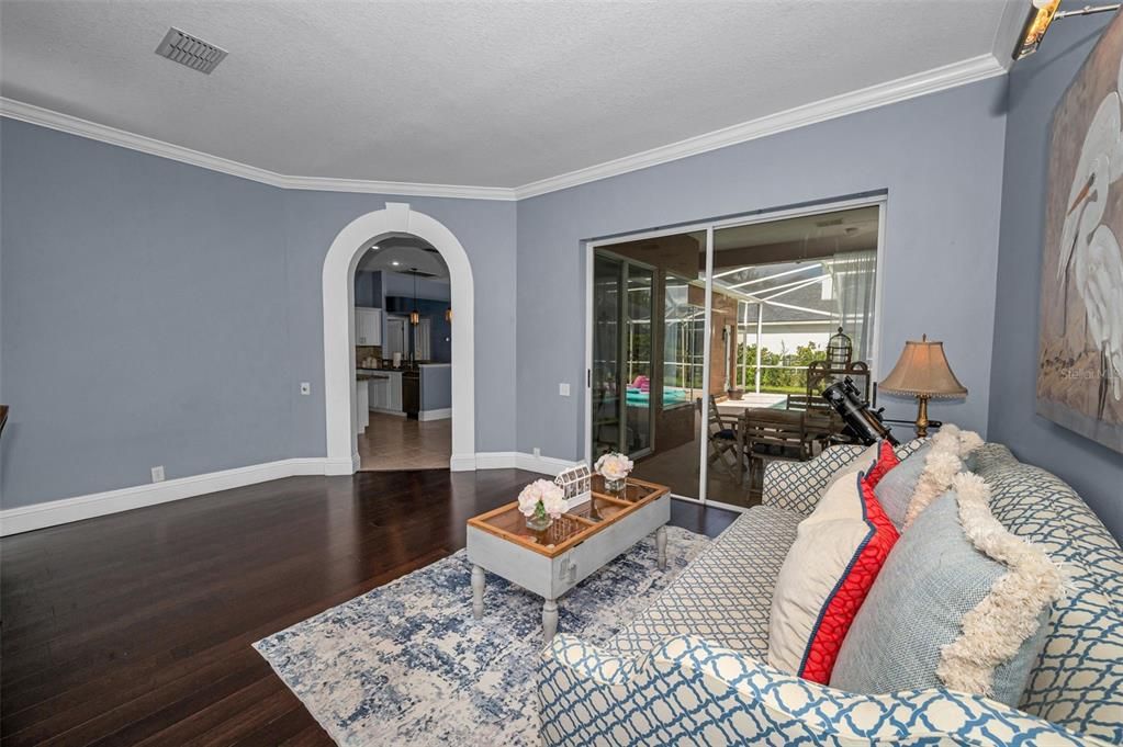 Activo con contrato: $785,000 (5 camas, 3 baños, 2986 Pies cuadrados)