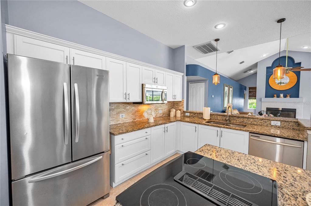 Activo con contrato: $785,000 (5 camas, 3 baños, 2986 Pies cuadrados)