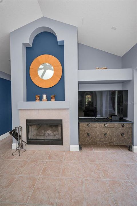 Activo con contrato: $785,000 (5 camas, 3 baños, 2986 Pies cuadrados)