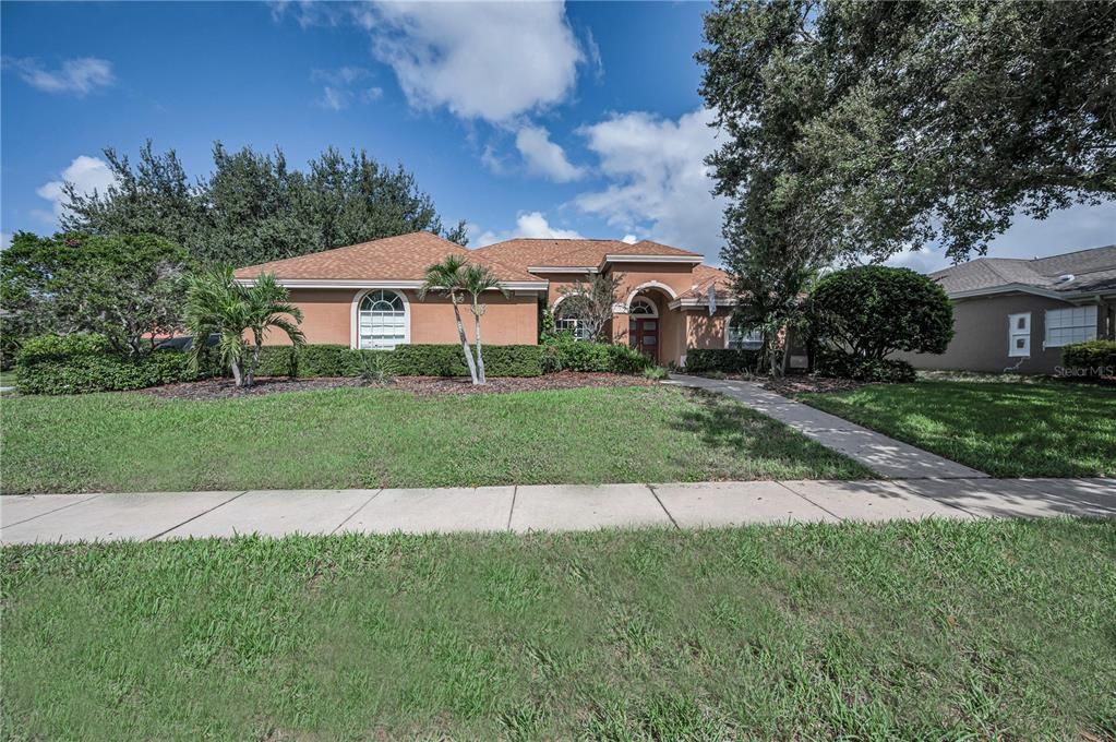 Activo con contrato: $785,000 (5 camas, 3 baños, 2986 Pies cuadrados)