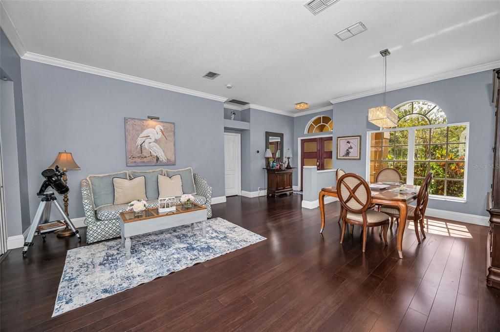 Activo con contrato: $785,000 (5 camas, 3 baños, 2986 Pies cuadrados)