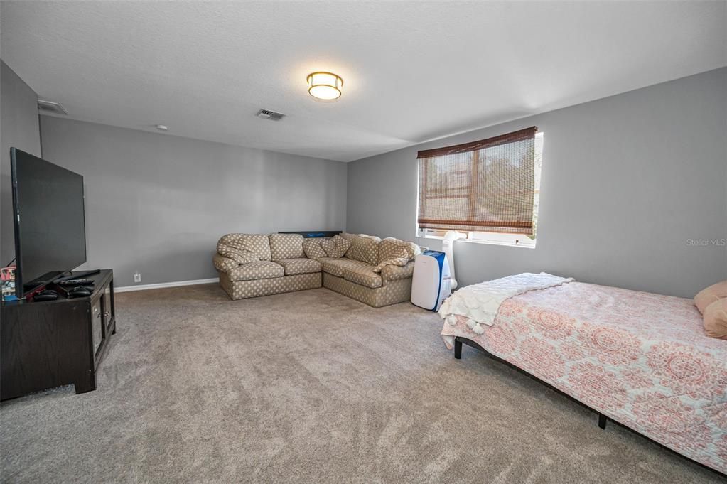 Activo con contrato: $785,000 (5 camas, 3 baños, 2986 Pies cuadrados)