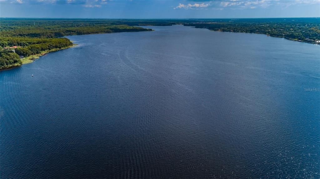 Activo con contrato: $785,000 (5 camas, 3 baños, 2986 Pies cuadrados)