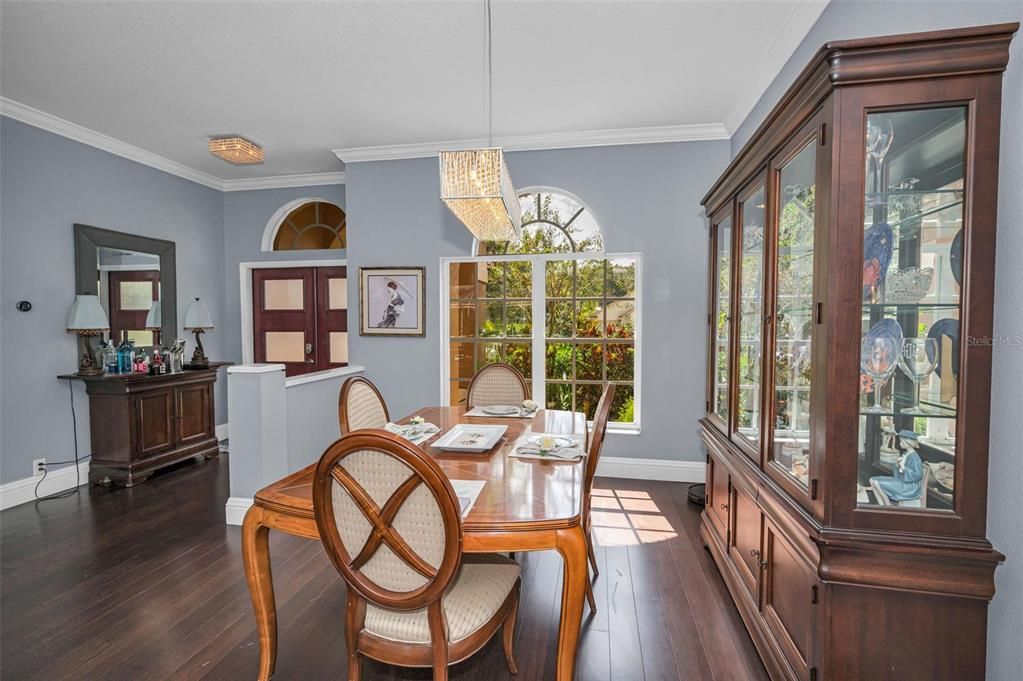 Activo con contrato: $785,000 (5 camas, 3 baños, 2986 Pies cuadrados)