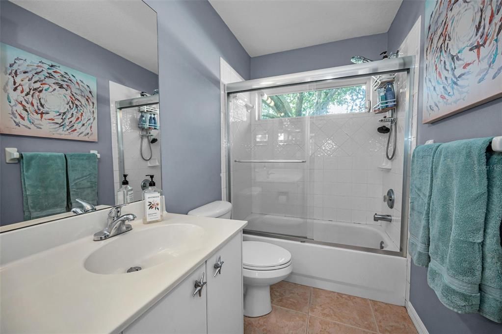 Activo con contrato: $785,000 (5 camas, 3 baños, 2986 Pies cuadrados)