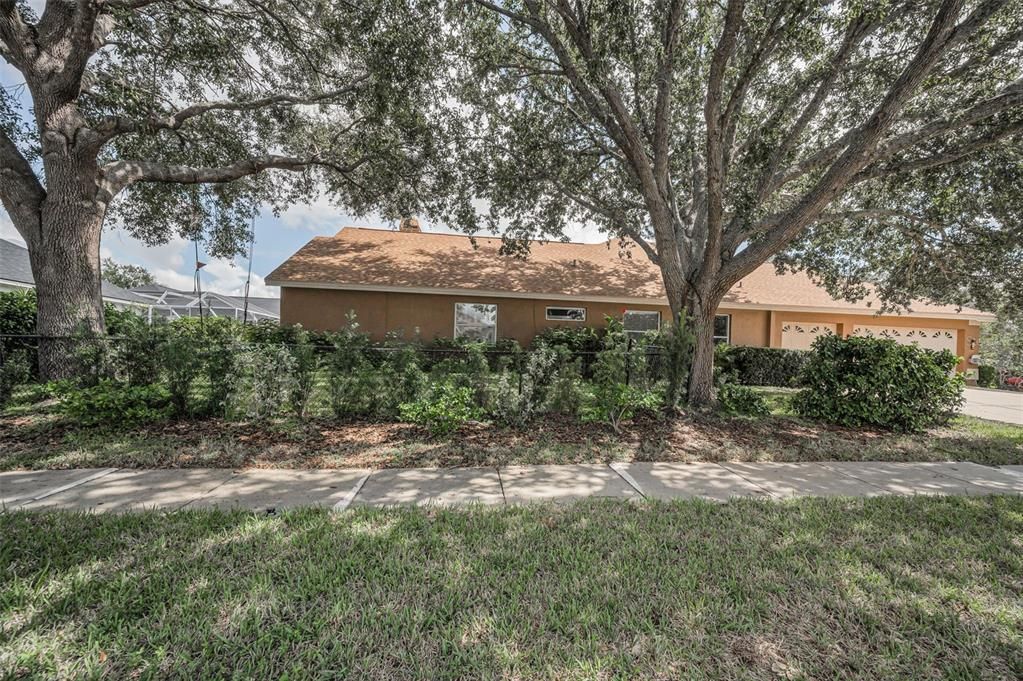 Activo con contrato: $785,000 (5 camas, 3 baños, 2986 Pies cuadrados)