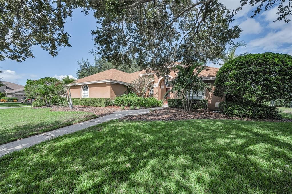 Activo con contrato: $785,000 (5 camas, 3 baños, 2986 Pies cuadrados)