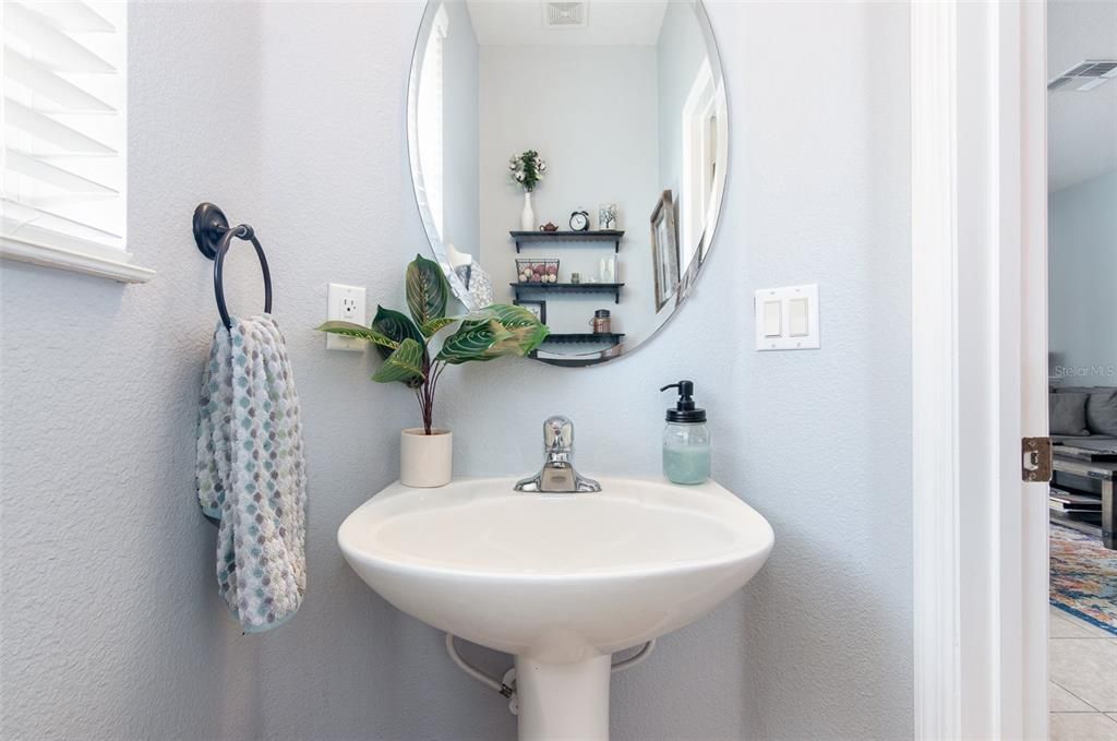 Activo con contrato: $515,000 (4 camas, 2 baños, 2317 Pies cuadrados)