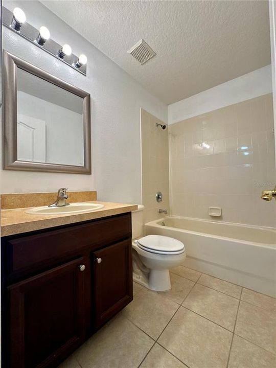 En Renta: $2,980 (5 camas, 3 baños, 2545 Pies cuadrados)