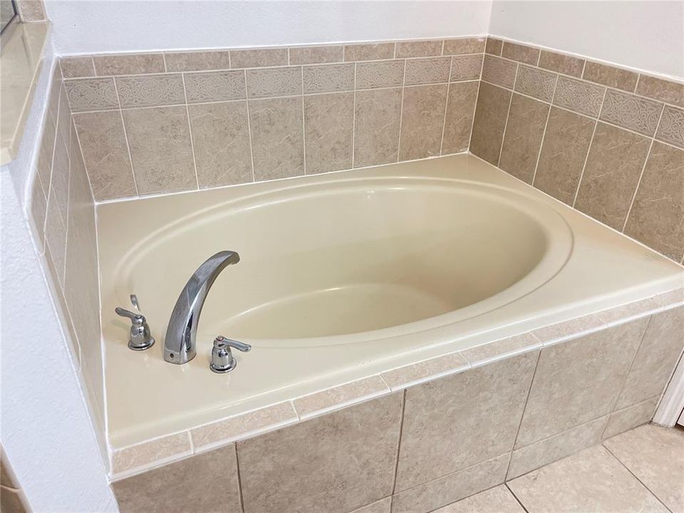 En Renta: $2,980 (5 camas, 3 baños, 2545 Pies cuadrados)