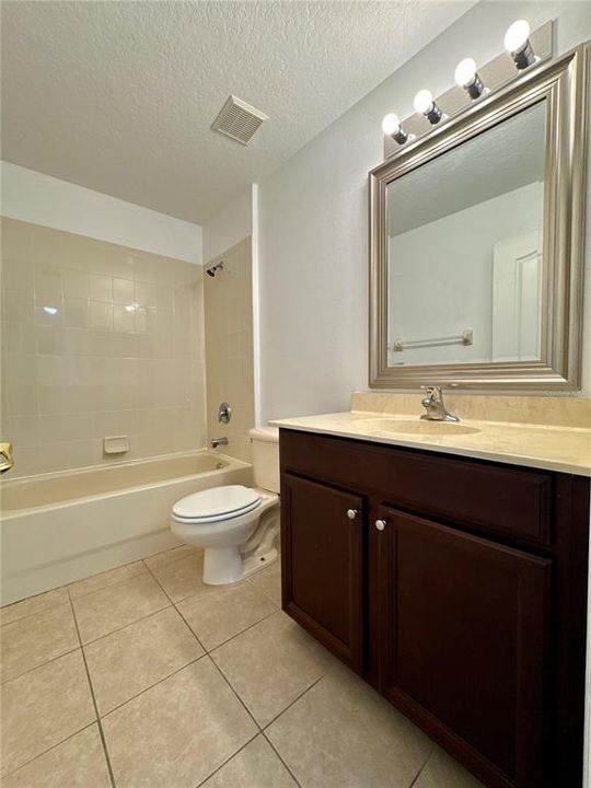 En Renta: $2,980 (5 camas, 3 baños, 2545 Pies cuadrados)