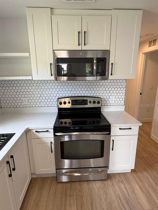 На продажу: $224,900 (2 спален, 1 ванн, 864 Квадратных фут)