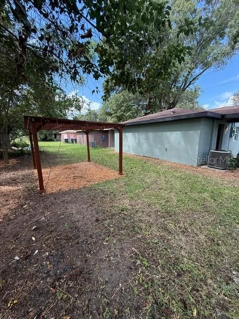 На продажу: $224,900 (2 спален, 1 ванн, 864 Квадратных фут)