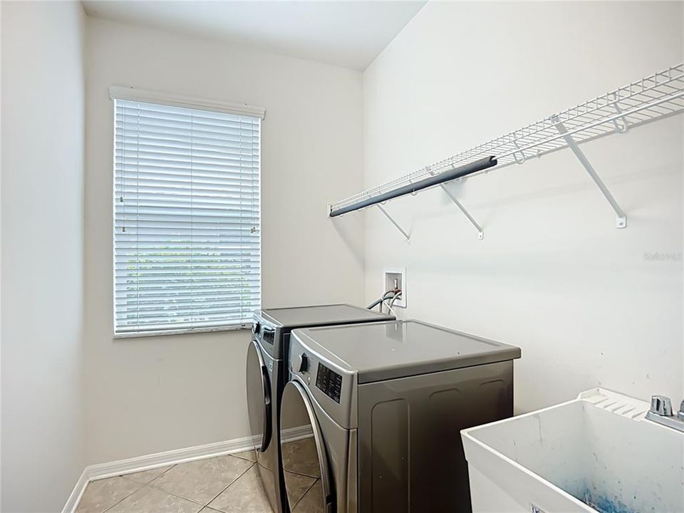 待售: $584,999 (4 贝兹, 3 浴室, 2656 平方英尺)