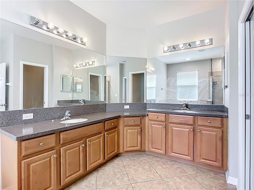 待售: $584,999 (4 贝兹, 3 浴室, 2656 平方英尺)