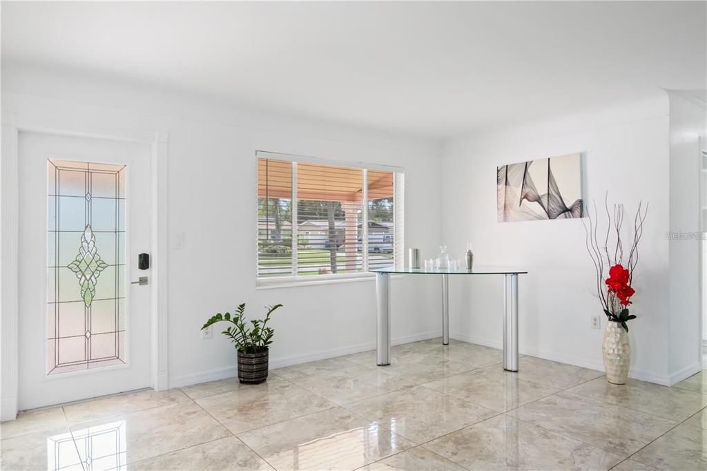 En Renta: $4,250 (4 camas, 3 baños, 1952 Pies cuadrados)