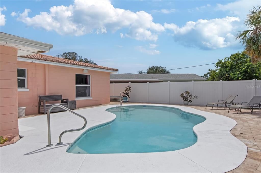 En Renta: $4,250 (4 camas, 3 baños, 1952 Pies cuadrados)