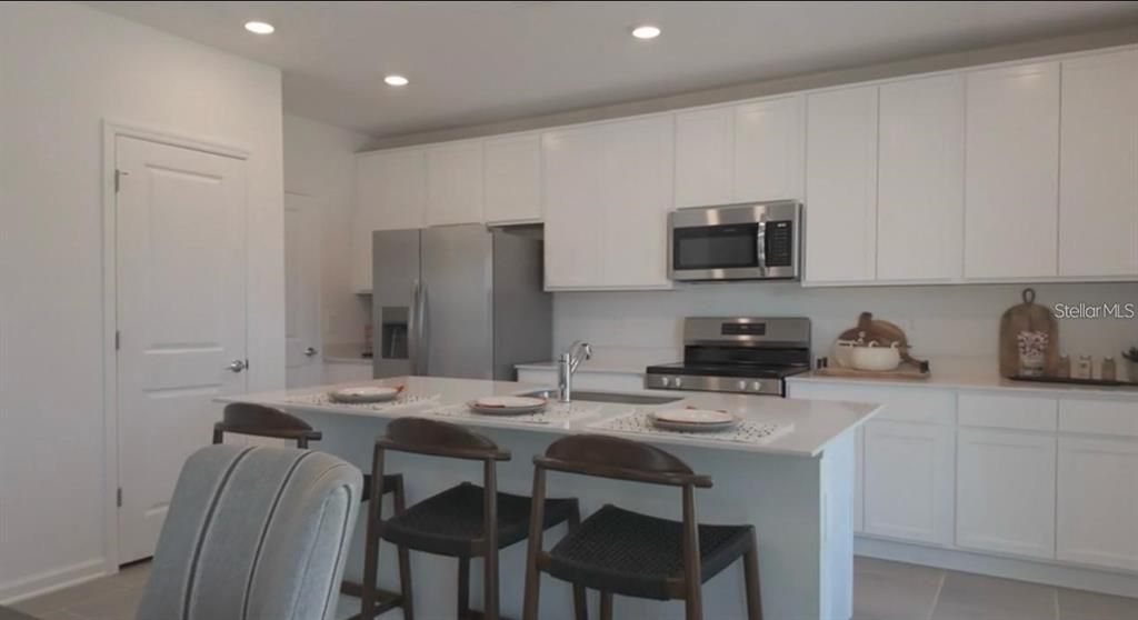 For Rent: $2,600 (4 beds, 3 baths, 2140 Square Feet)