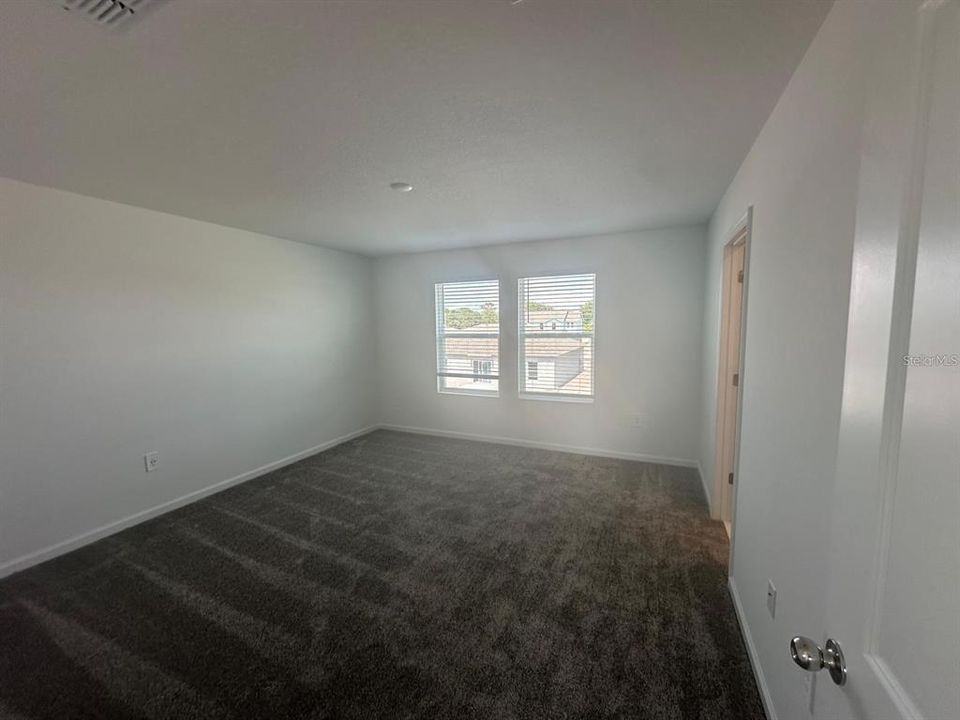 For Rent: $2,600 (4 beds, 3 baths, 2140 Square Feet)