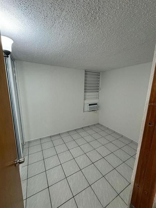 В аренду: $1,100 (3 спален, 1 ванн, 679 Квадратных фут)