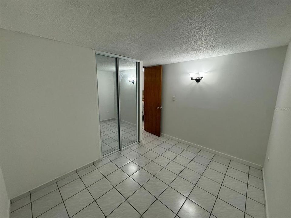 В аренду: $1,100 (3 спален, 1 ванн, 679 Квадратных фут)