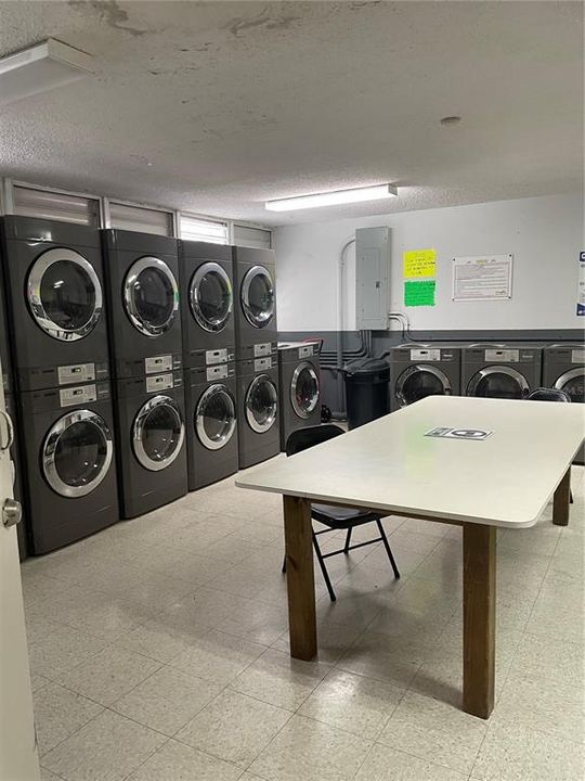 В аренду: $1,100 (3 спален, 1 ванн, 679 Квадратных фут)