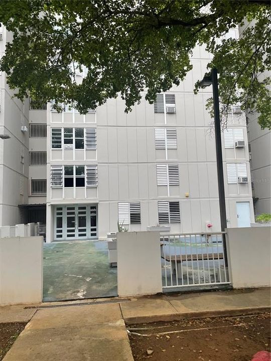 В аренду: $1,100 (3 спален, 1 ванн, 679 Квадратных фут)