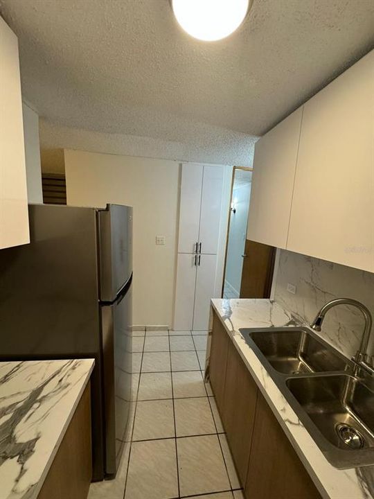 В аренду: $1,100 (3 спален, 1 ванн, 679 Квадратных фут)