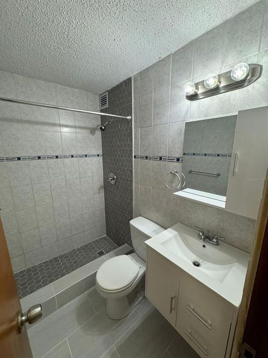 В аренду: $1,100 (3 спален, 1 ванн, 679 Квадратных фут)