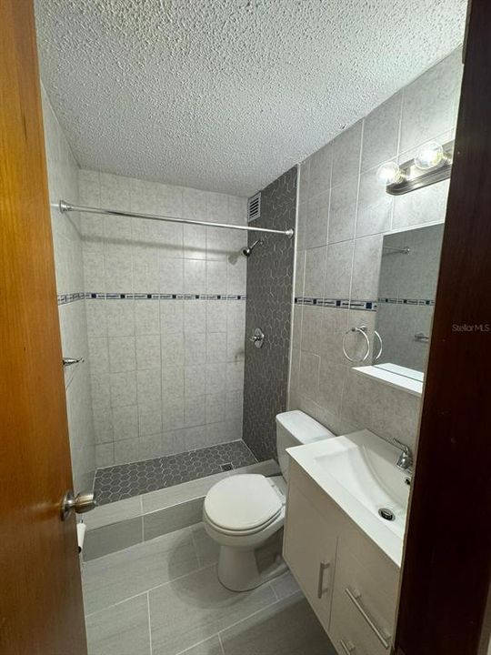 В аренду: $1,100 (3 спален, 1 ванн, 679 Квадратных фут)