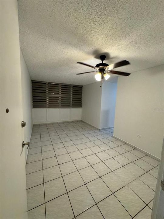 В аренду: $1,100 (3 спален, 1 ванн, 679 Квадратных фут)