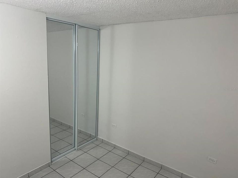 В аренду: $1,100 (3 спален, 1 ванн, 679 Квадратных фут)