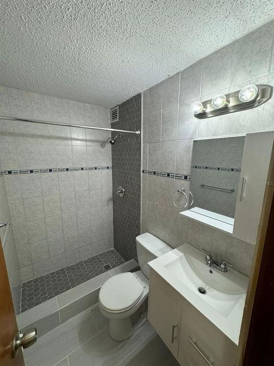 В аренду: $1,100 (3 спален, 1 ванн, 679 Квадратных фут)