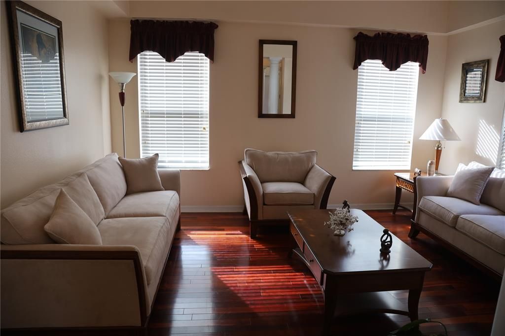 Active With Contract: $485,000 (5 beds, 4 baths, 2835 Square Feet)