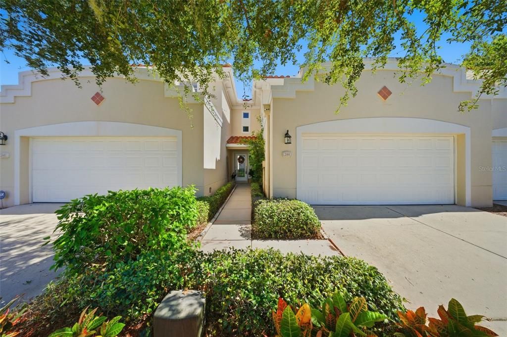 Недавно продано: $549,999 (3 спален, 2 ванн, 2281 Квадратных фут)