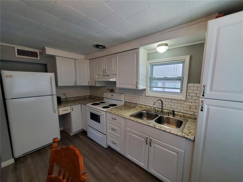 На продажу: $79,000 (1 спален, 1 ванн, 600 Квадратных фут)